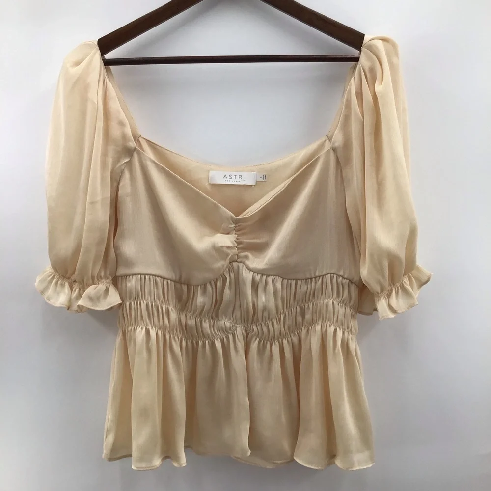 ASTR Women's Beige Ruched Puff Sleeve Blouse